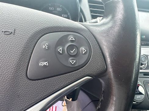 Used 2015 Chevrolet Impala LT w/ Convenience Package FWD image 17