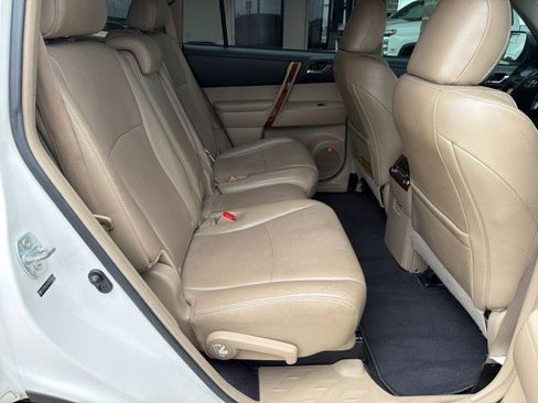 Used 2013 Toyota Highlander Limited FWD image 26