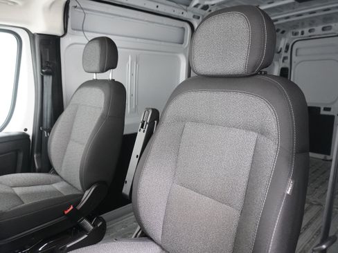Used 2023 RAM ProMaster 2500 w/ Premium Appearance Group FWD image 9