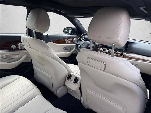 Used 2018 Mercedes-Benz E 300 image 22