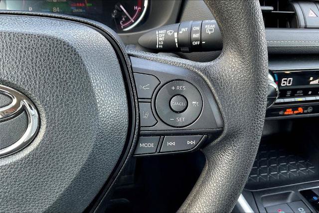 Used 2025 Toyota RAV4 XLE FWD image 12