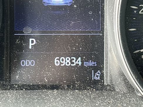 Used 2019 Toyota C-HR XLE image 30