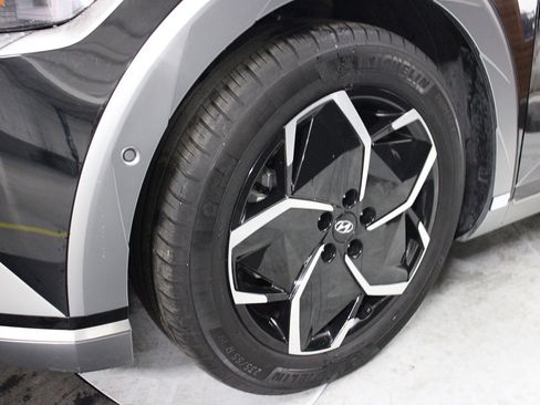 Used 2024 Hyundai Ioniq 5 Limited image 6