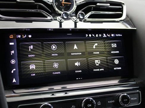 Used 2023 Bentley Bentayga Extended Wheelbase image 27