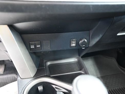 Used 2017 Toyota RAV4 LE w/ All Weather Liner Package FWD image 17