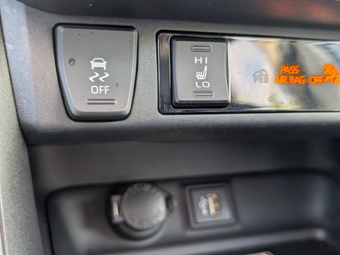 Used 2024 Toyota RAV4 XLE Premium w/ Weather Package AWD/4WD image 27