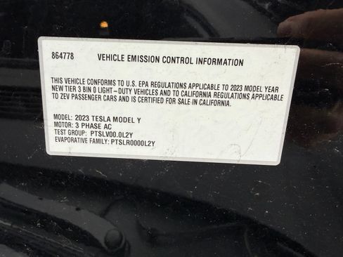 Used 2023 Tesla Model Y Performance AWD/4WD image 8