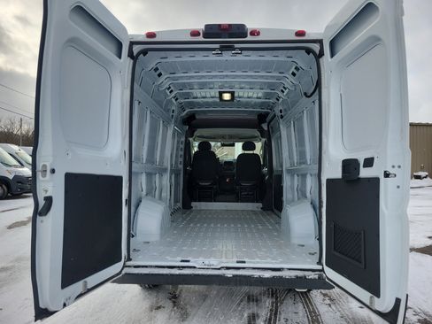 Used 2025 RAM ProMaster 3500 w/ Convenience Group image 19