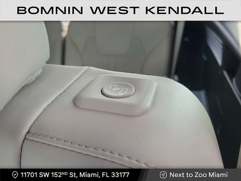 Used 2023 Kia Sorento SX image 12