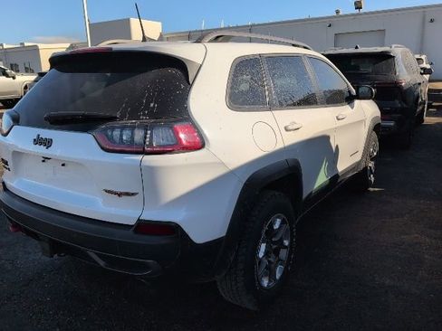 Used 2020 Jeep Cherokee Trailhawk image 2
