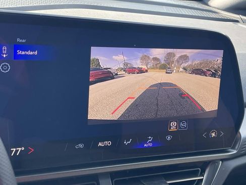 New 2026 Chevrolet Equinox EV LT image 16