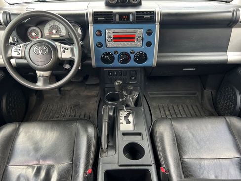 Used 2011 Toyota FJ Cruiser 4WD image 3
