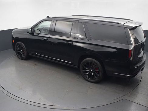 Certified 2023 Cadillac Escalade ESV Sport Platinum w/ LPO, ONYX Package image 45