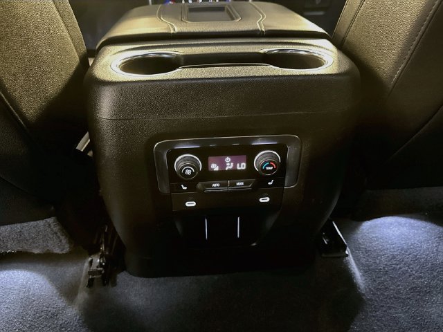 Used 2023 Chevrolet Tahoe Premier AWD/4WD image 25