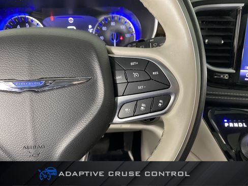 Used 2021 Chrysler Pacifica Limited w/ Uconnect Theater Family Group AWD/4WD image 24