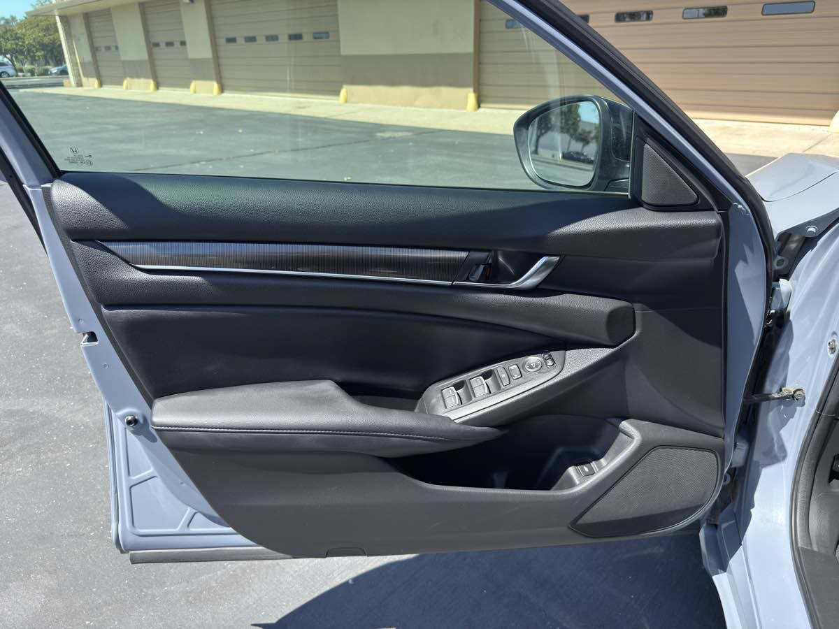 Used 2021 Honda Accord Sport Special Edition image 12