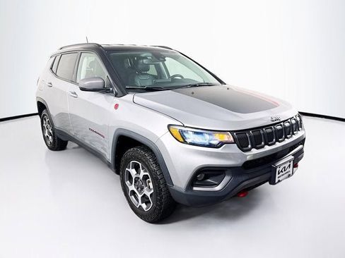 Used 2022 Jeep Compass Trailhawk w/ Trailhawk Convenience Group image 3