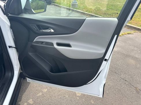 Used 2023 Chevrolet Equinox LT FWD image 22