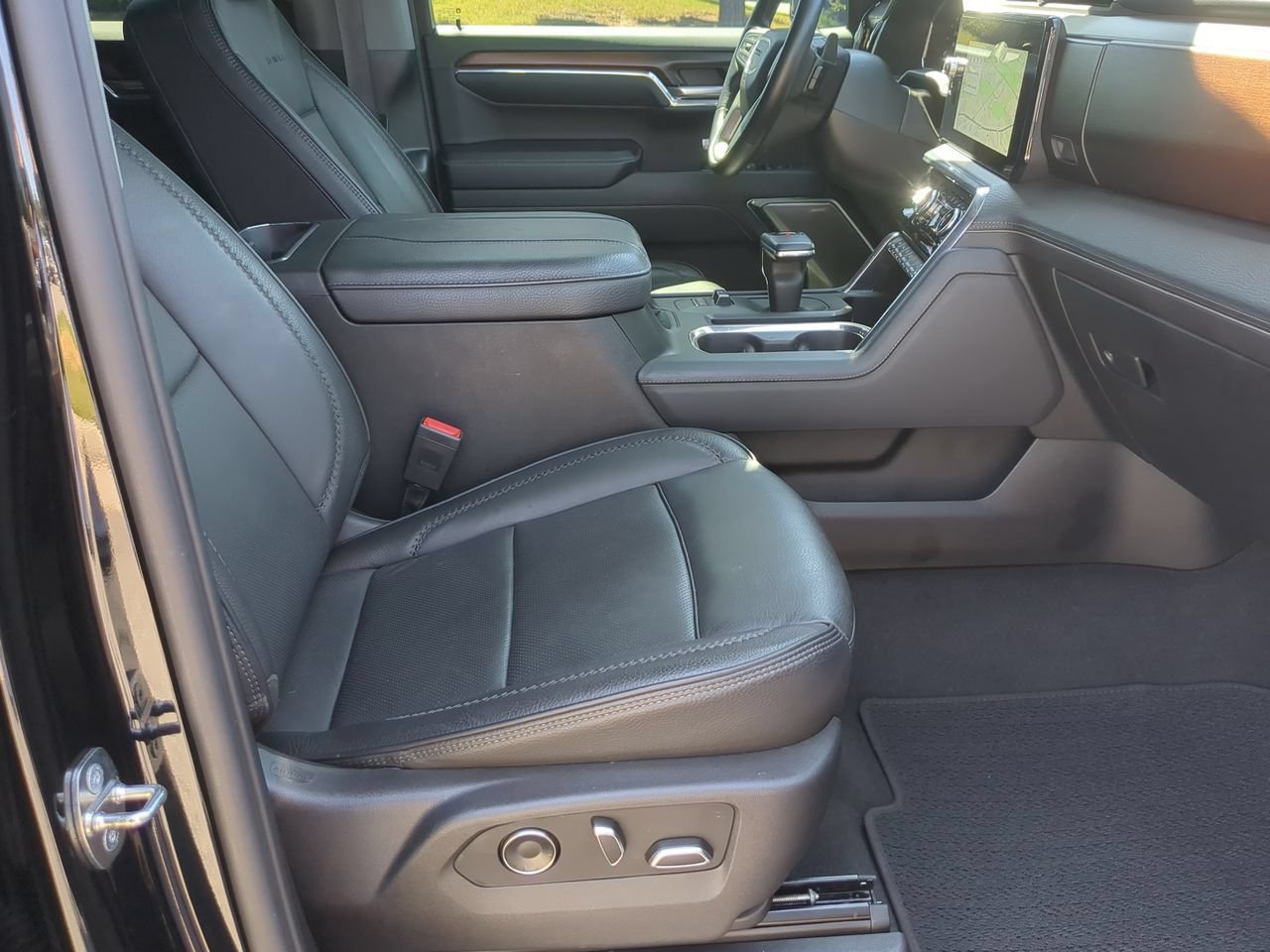 Used 2024 GMC Sierra 1500 Denali w/ Denali Reserve Package AWD/4WD image 29