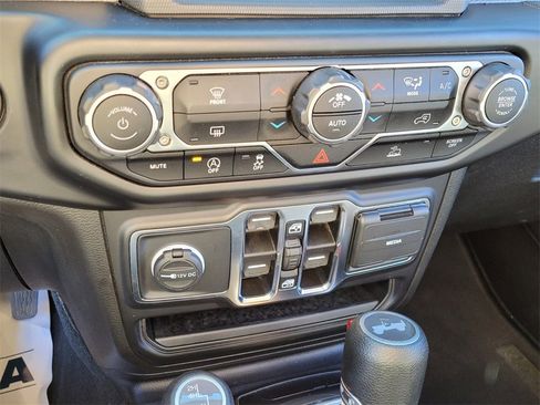 Used 2021 Jeep Wrangler Unlimited Willys image 21
