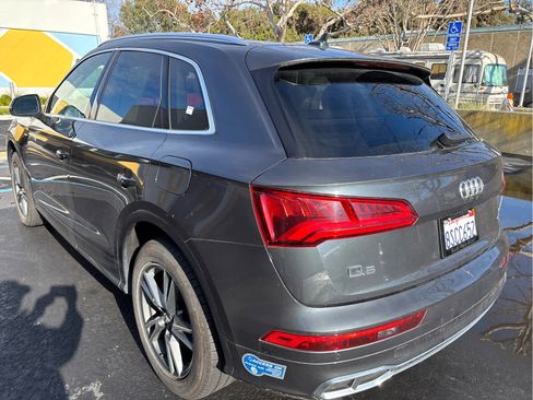 Used 2020 Audi Q5 e Premium Plus w/ Premium Plus Package image 4