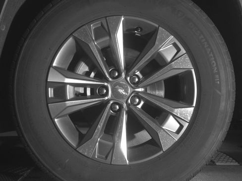 Used 2025 Chevrolet Equinox LT FWD image 12