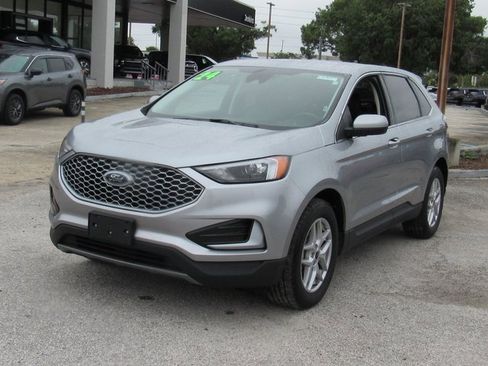 Used 2024 Ford Edge SEL image 8