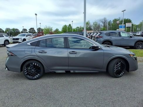 New 2026 Nissan Sentra SR FWD image 2