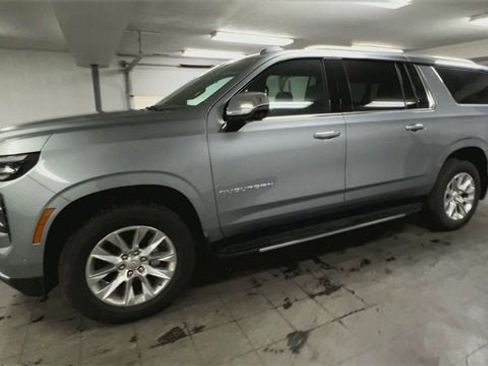 New 2025 Chevrolet Suburban Premier image 4