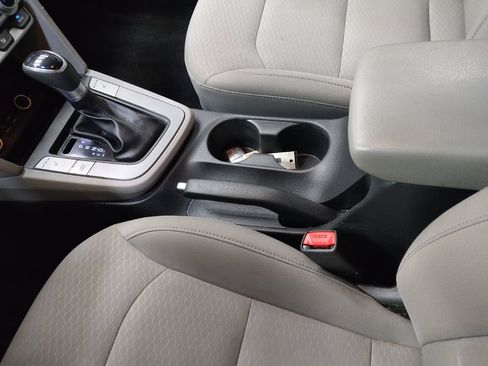 Used 2020 Hyundai Elantra Value Edition image 26