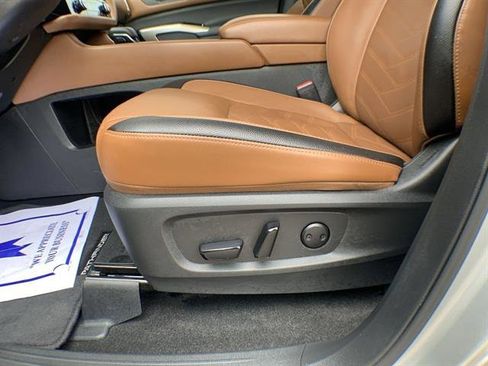 Used 2024 Nissan Pathfinder Platinum image 12