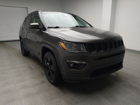 Used 2019 Jeep Compass Latitude AWD/4WD image 13