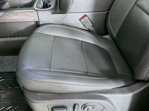 Used 2022 Chevrolet Silverado 2500 LTZ w/ LTZ Convenience Package image 21