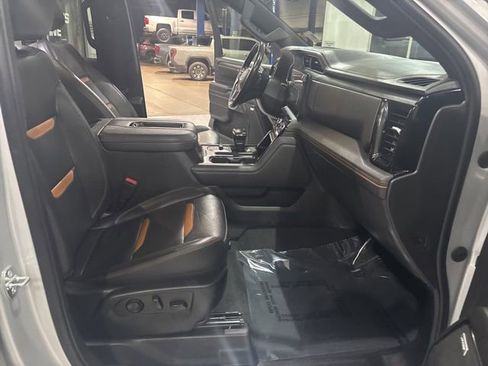 Used 2022 GMC Sierra 1500 AT4 w/ Technology Package AWD/4WD image 38