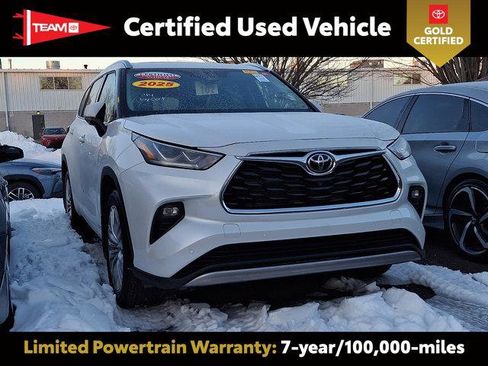 Certified 2025 Toyota Highlander Platinum image 1