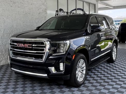 Used 2023 GMC Yukon SLT w/ SLT Premium Package AWD/4WD image 2