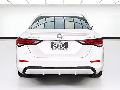 Used 2022 Nissan Sentra SV w/ SV Premium Package FWD image 5