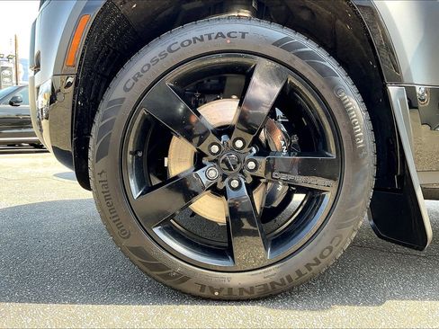 New 2026 Land Rover Defender 130 V8 AWD/4WD image 18