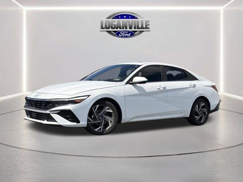 Used 2024 Hyundai Elantra SEL w/ Convenience Package image 1