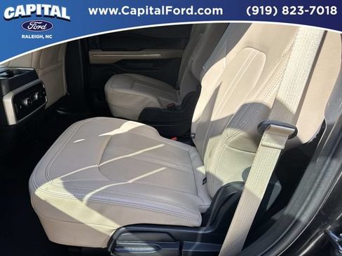 Certified 2024 Ford Expedition Limited AWD/4WD image 18