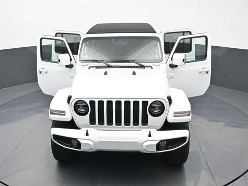 Used 2021 Jeep Wrangler Unlimited Sahara AWD/4WD image 30
