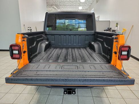 New 2025 Jeep Gladiator Sport AWD/4WD image 7