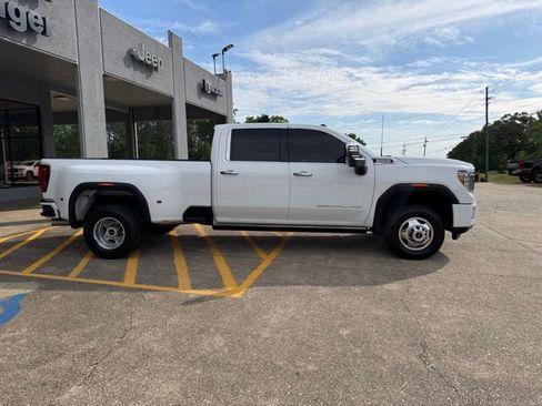 Used 2023 GMC Sierra 3500 Denali w/ Denali Ultimate Package AWD/4WD image 14