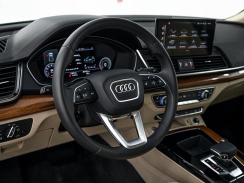 Certified 2023 Audi Q5 2.0T Premium Plus AWD/4WD image 9
