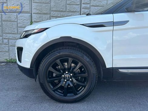 Used 2019 Land Rover Range Rover Evoque SE image 13