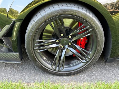 Used 2018 Chevrolet Camaro ZL1 RWD image 17
