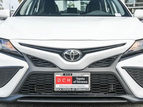 Used 2024 Toyota Camry SE FWD image 5