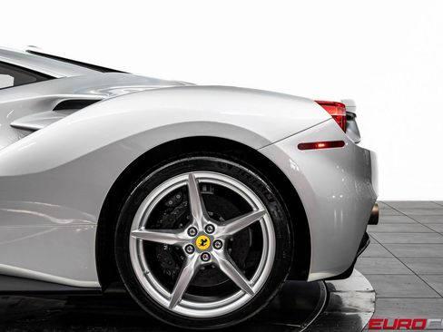 Used 2016 Ferrari 488 GTB image 16