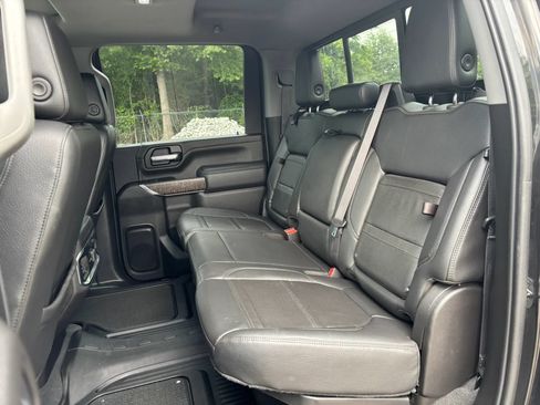 Used 2022 GMC Sierra 3500 Denali w/ Denali Black Diamond Edition AWD/4WD image 15
