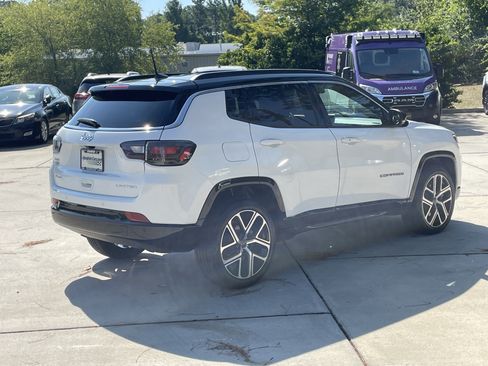 Used 2025 Jeep Compass Limited w/ Elite Group AWD/4WD image 9